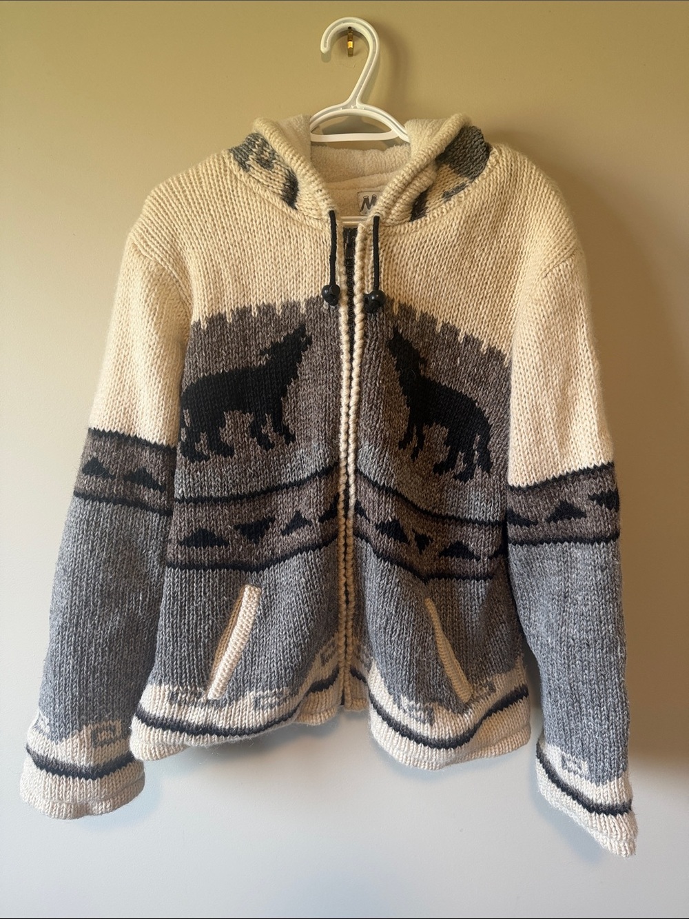 Rocky Mountain Outfitters 100% Wool Fleece Lined Wolf Knit Hooded Jacket Size M